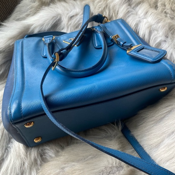 🩵Prada🩵 mini bicolor Galleria saffiano leather blue two tone gold crossbody bag - Picture 7 of 8